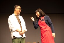 「シソンヌライブ[neuf]」より、コント「お店」のワンシーン。（写真提供：吉本興業）