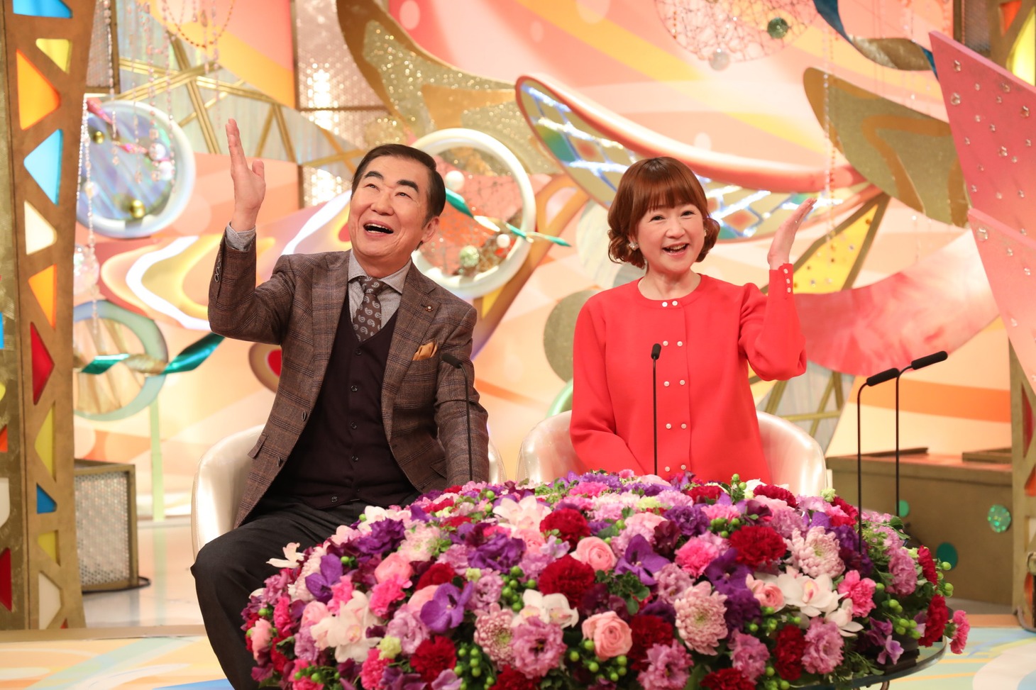 「新婚さんいらっしゃい！」に出演する（左から）桂文枝、山瀬まみ。(c)ABCテレビ