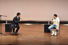 （左から）山田雅人、爆笑問題・太田。