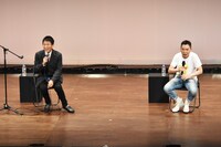 （左から）山田雅人、爆笑問題・太田。