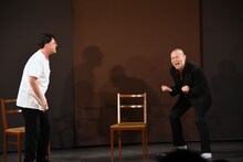 「ZOMMY＋ vol.1」で新ネタを披露するゾフィー。上田さん（右）は大きい声を出していました。