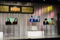 リモートで参加した（左から）海原やすよ ともこ、ミルクボーイ、テンダラー。