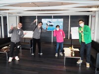 左から千鳥、ナインティナイン岡村、東野幸治。(c)日本テレビ