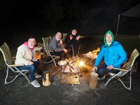 左からナインティナイン岡村、千鳥、東野幸治。(c)日本テレビ