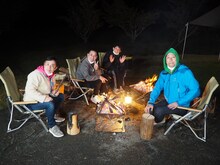 左からナインティナイン岡村、千鳥、東野幸治。(c)日本テレビ