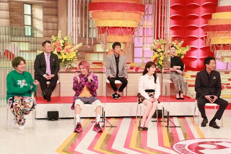 （前列左から）EXIT、久間田琳加、東幹久、（後列左から）ブラックマヨネーズ、島崎和歌子。(c)フジテレビ