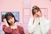 左から山下美月、梅澤美波。