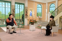 （左から）伊集院光、黒柳徹子。(c)テレビ朝日