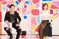 （左から）千鳥ノブ、朝日奈央。(c)フジテレビ