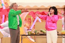 （左から）ロバート秋山、友近。(c)フジテレビ