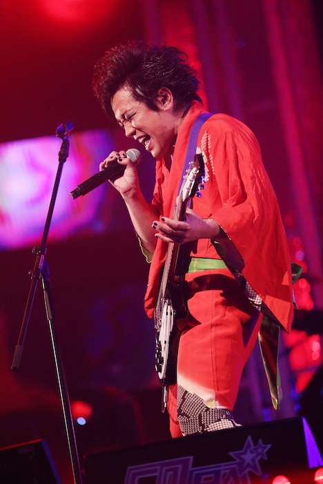 “時を戻して”着物姿に変身する50PA。