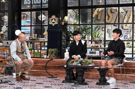 （左から）笑福亭鶴瓶、ジャルジャル。(c)TBS