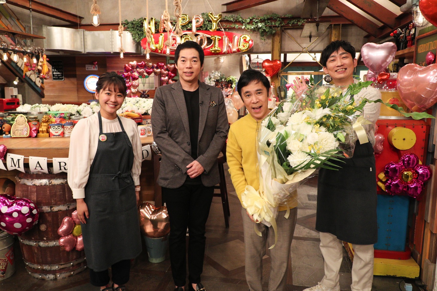 「おかべろ」の「緊急特別企画！祝・岡村隆史結婚スペシャル！」に出演する（左から）谷元星奈アナ、今田耕司、ナインティナイン岡村、NON STYLE石田。
