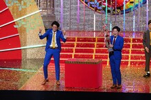 「第50回NHK上方漫才コンテスト」で優勝したネイビーズアフロ。(c)NHK