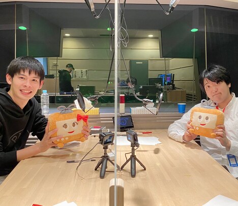 カカロニ。左から菅谷、栗谷。