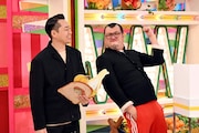 （左から）バナナマン設楽、野性爆弾くっきー！。(c)TBS