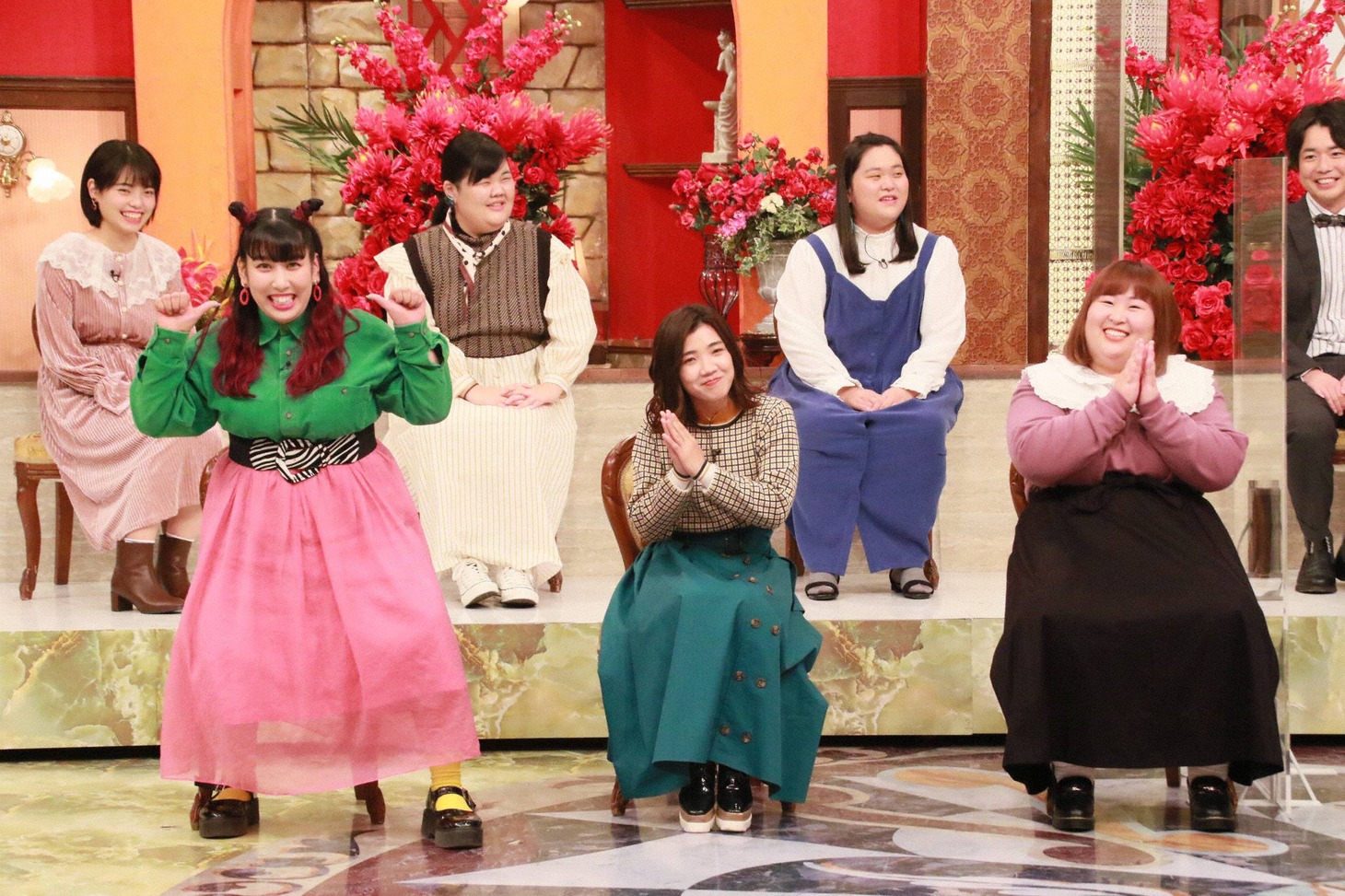 3時のヒロイン（前列）と、ぼる塾（後列）。(c)フジテレビ