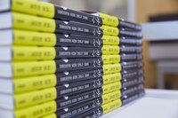 積まれた「サマ」。（撮影：熊坂勉［fort］）