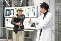 大悟監督と、演技に挑むノブ。(c)テレビ朝日