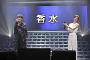 山崎育三郎（左）と明日海りお（右）。