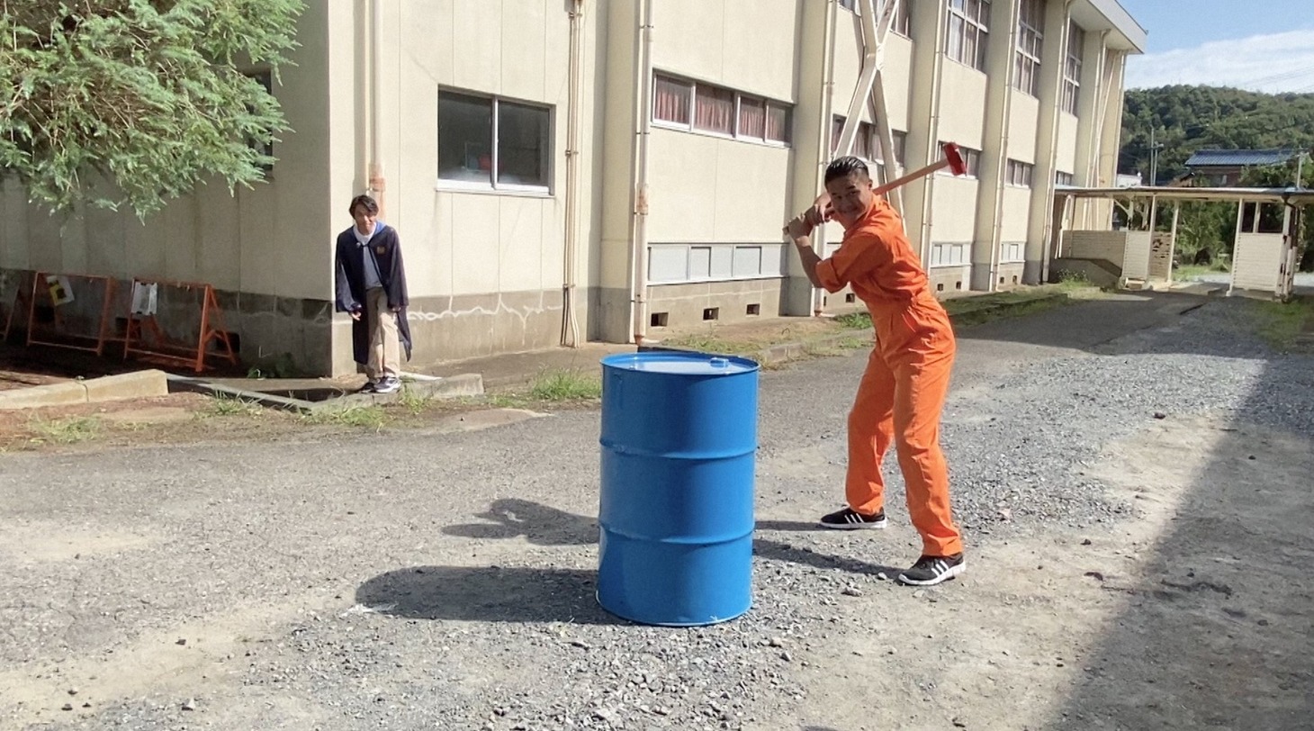 「謎めき！冒険クイズ」に出演するティモンディ高岸と伊沢拓司（左）。(c)TBS