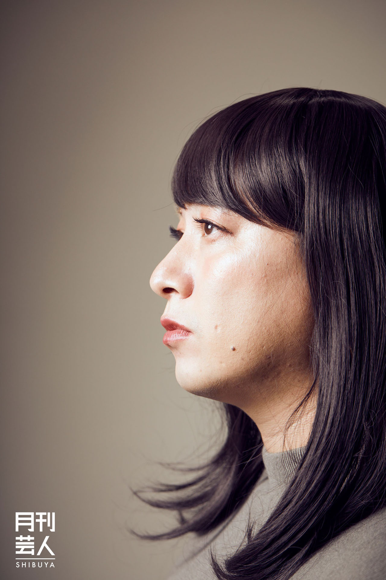 「レインボー池田presents オンナになったあの芸人」で、ある芸人が帰国子女モデルYUKOに変身。