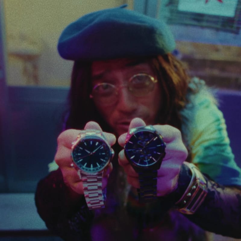 Webドラマ「The Watch Stand」より。