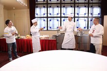 「土曜プレミアム『出川・爆問田中・岡村のスモール3』」に出演する（左から）爆笑問題・田中、ナインティナイン岡村、大泉洋、出川哲朗。(c)フジテレビ