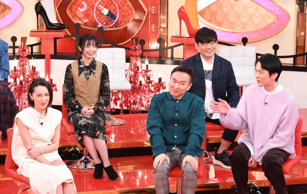 「中居大輔と本田翼と夜な夜なラブ子さん」に出演する。かまいたち（前列右）、ずん飯尾（後列右）。(c)TBS