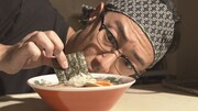 コント「ステイホームで覚えたラーメン」より。