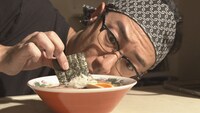 コント「ステイホームで覚えたラーメン」より。
