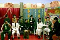 「アンダードッグ」内で展開されるバラエティ番組のワンシーン。