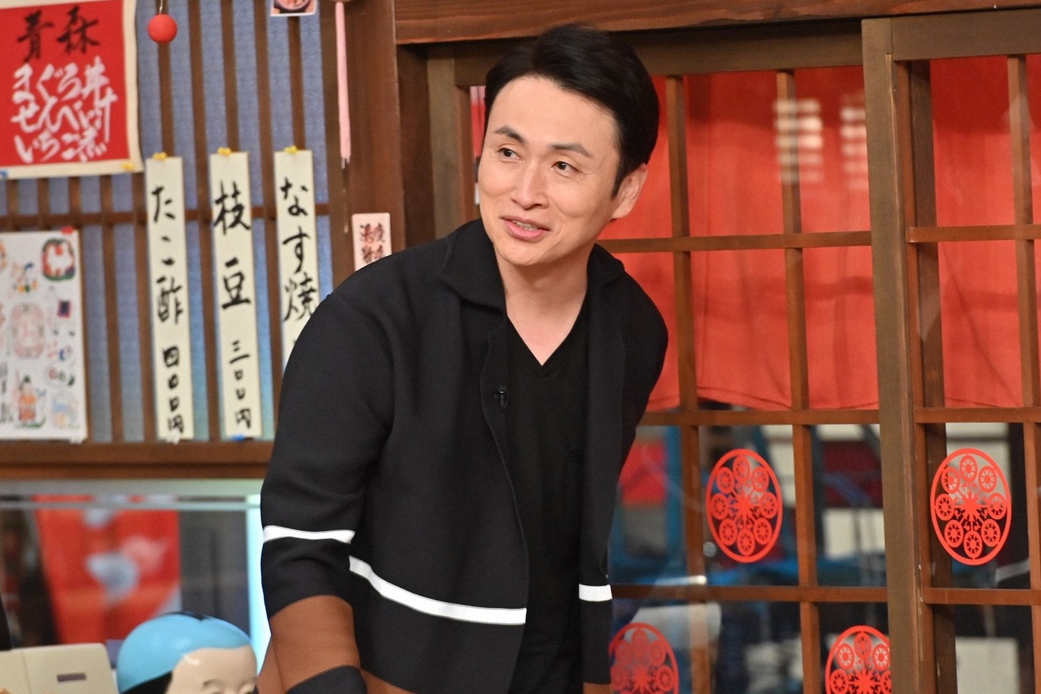 「人生最高レストラン」にゲスト出演するアンジャッシュ児嶋。(c)TBS