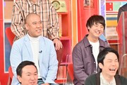 コロコロチキチキペッパーズ、かまいたち（手前）。(c)TBS