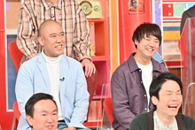 コロコロチキチキペッパーズ、かまいたち（手前）。(c)TBS