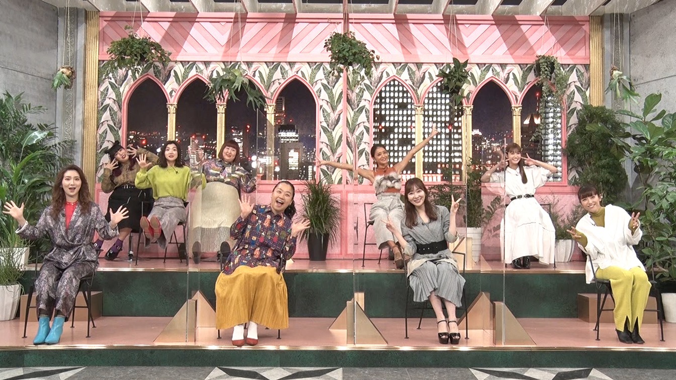 「水曜NEXT！『トークィーンズ』」に出演する（前列左から）ファーストサマーウイカ、いとうあさこ、指原莉乃、若槻千夏、（後列左から）3時のヒロイン、池田美優、生見愛瑠。(c)フジテレビ