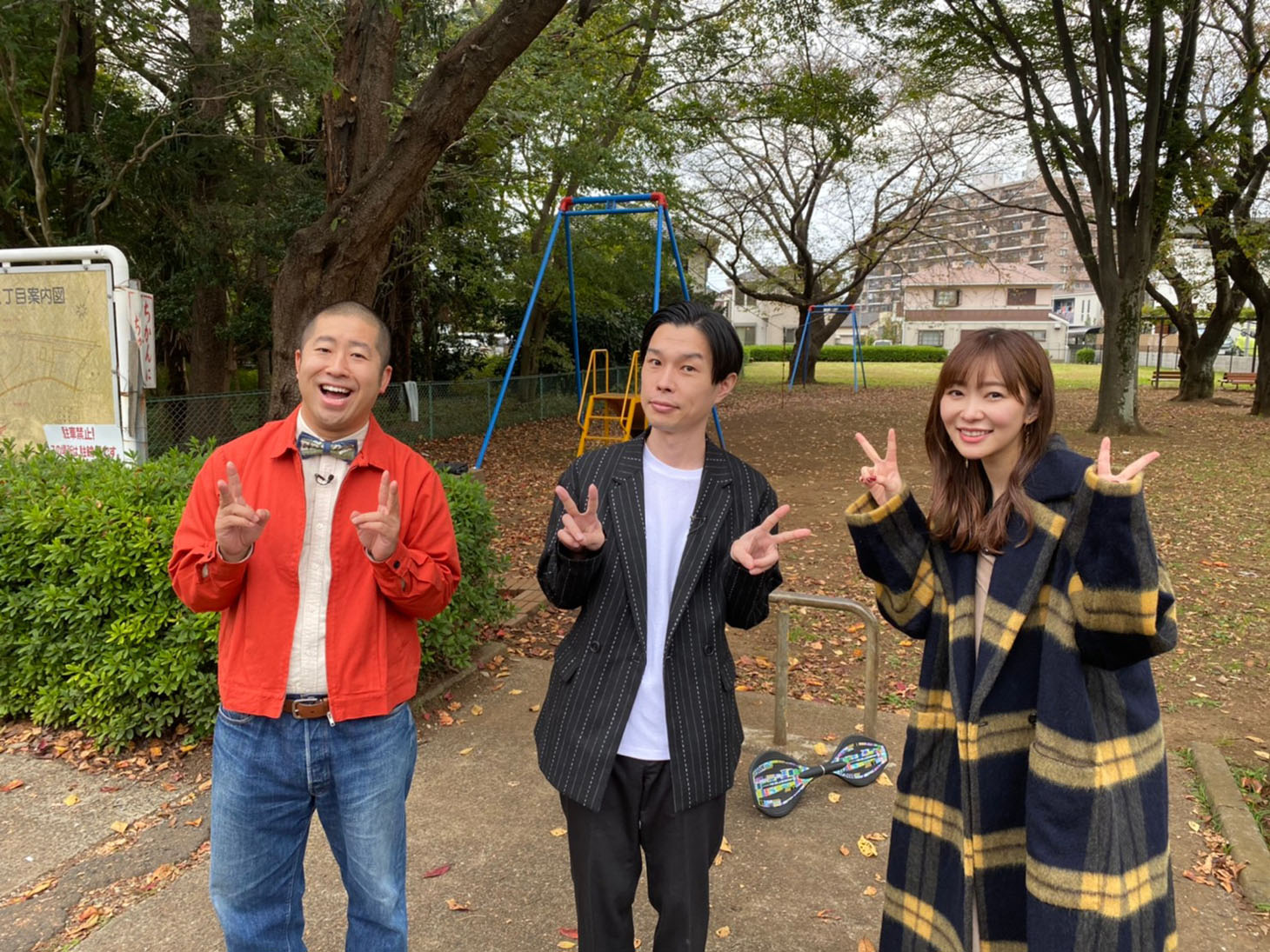 左からハライチ、指原莉乃。(c)テレビ東京