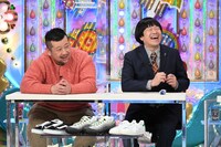 （左から）ケンドーコバヤシ、蛍原徹。(c)テレビ朝日
