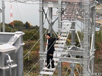 アスレチックに挑戦する南くん。