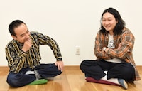 かもめんたる・う大（左）とかが屋・賀屋（右）。