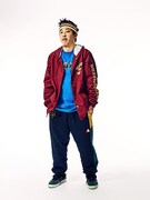 「猿ロック」主人公・猿をイメージしたスケータースタイルを披露するさらば青春の光・森田。