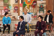 ぺこぱと、（後列左から）ゆりやんレトリィバァ、コロコロチキチキペッパーズ・ナダル、ずん飯尾。(c)フジテレビ