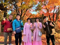 「バスサンド」に出演する（左から）サンドウィッチマン、阿佐ヶ谷姉妹、重岡大毅。(c)テレビ朝日