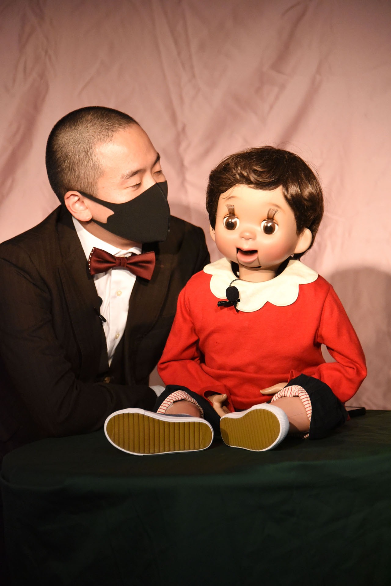 視聴者から寄せられた悩みに対してアドバイスするふくちゃん。
