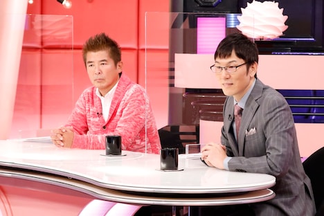 （左から）勝俣州和、浅越ゴエ。(c)関西テレビ