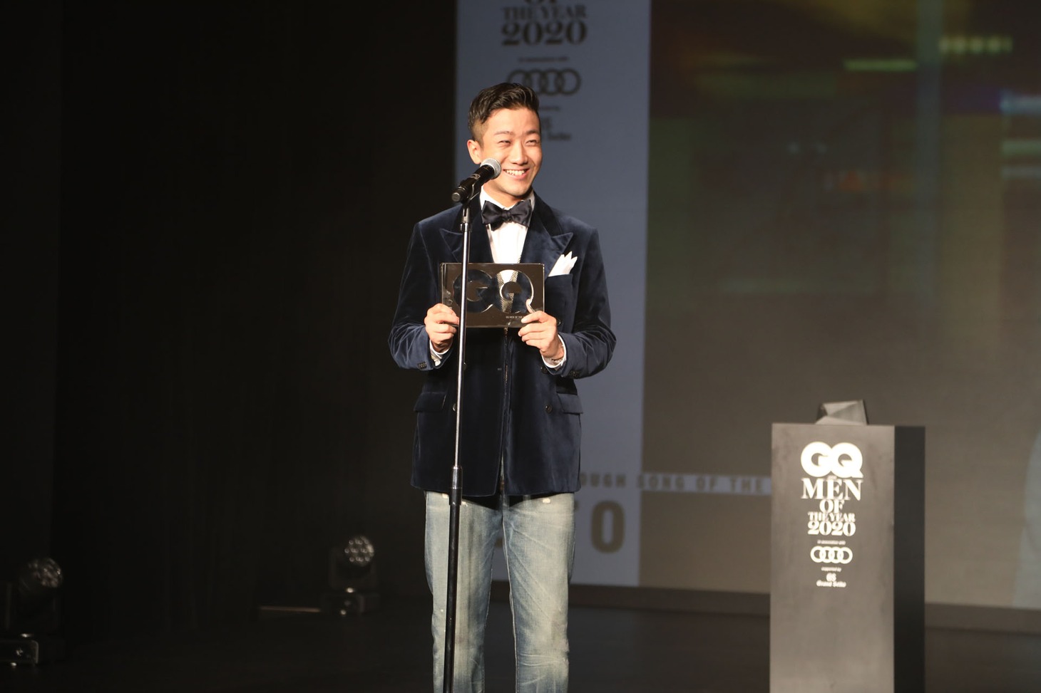 瑛人