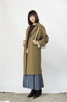 小西桜子演じる主人公の新人小説家・井町潤。