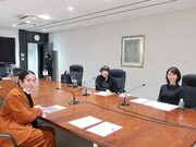 ピース又吉（左）をゲストに迎えた「コシノジュンコ MASACA」収録の様子。