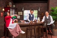 左からすち子、ミルクボーイ。(c)読売テレビ