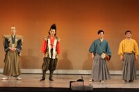 左からゴエ爺、武将様、すゑひろがりず。